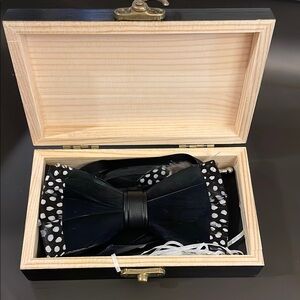 Jack & Miles feathered bow tie for men
